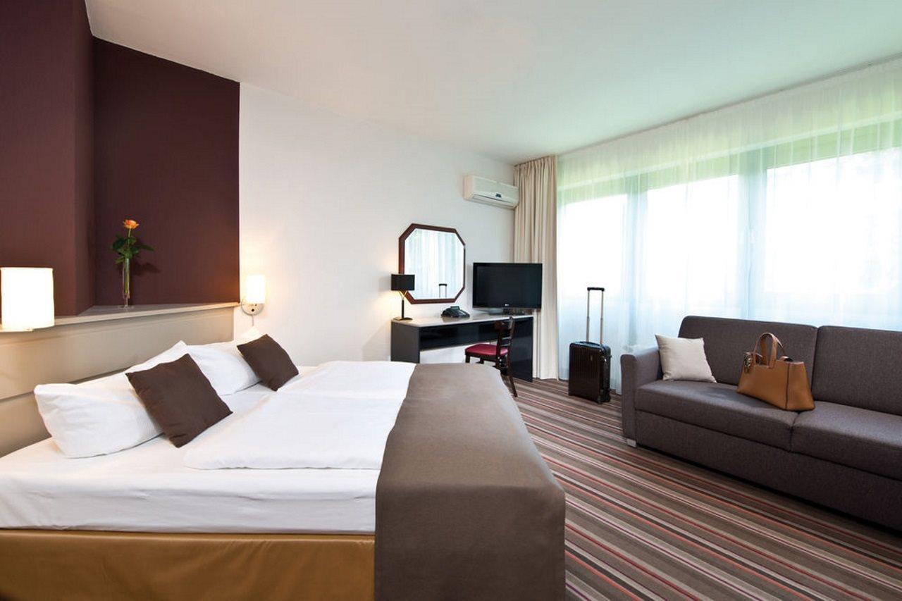 Leonardo Inn Hotel Hamburg Airport Exterior photo