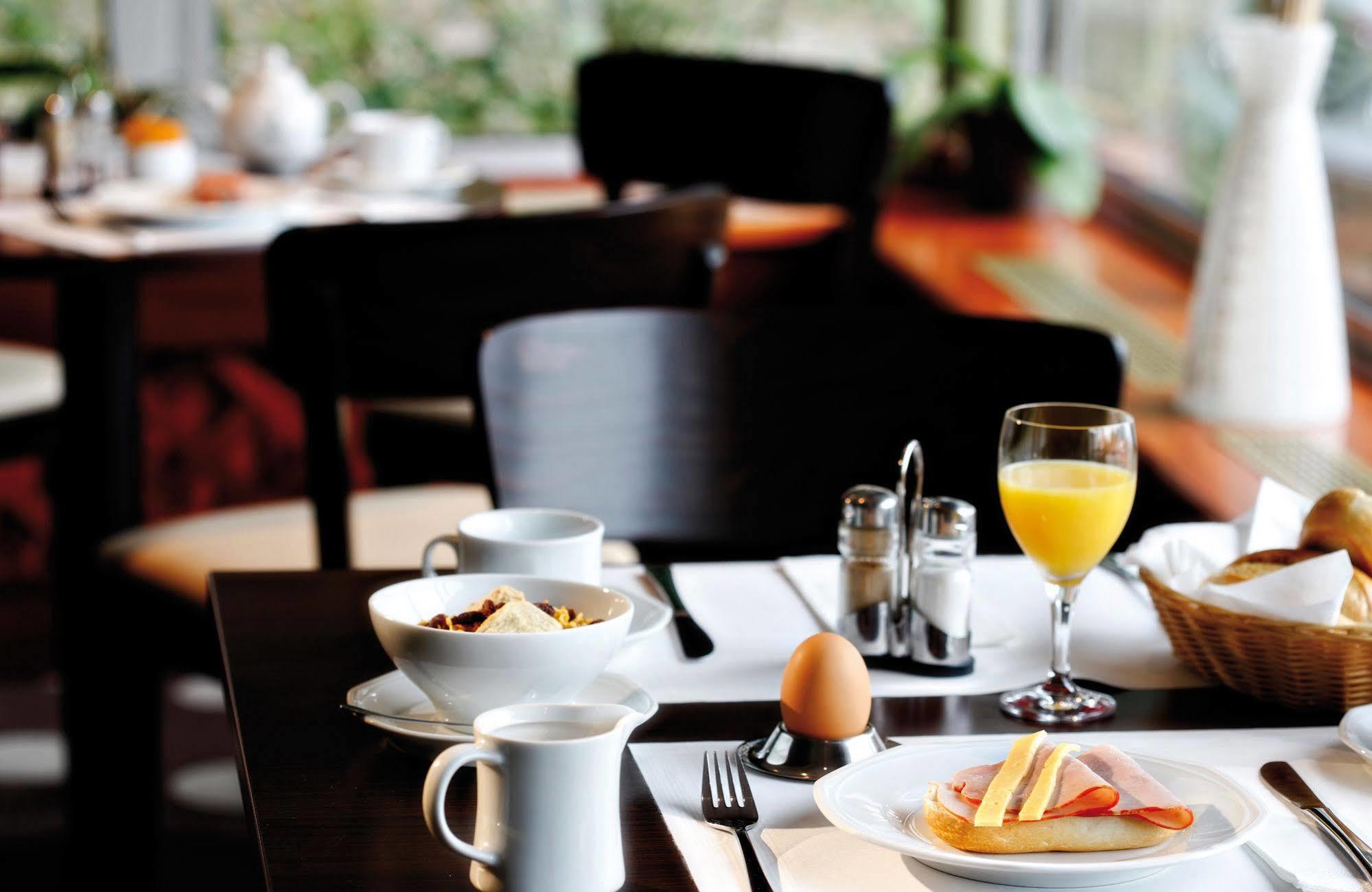 Leonardo Inn Hotel Hamburg Airport Exterior photo